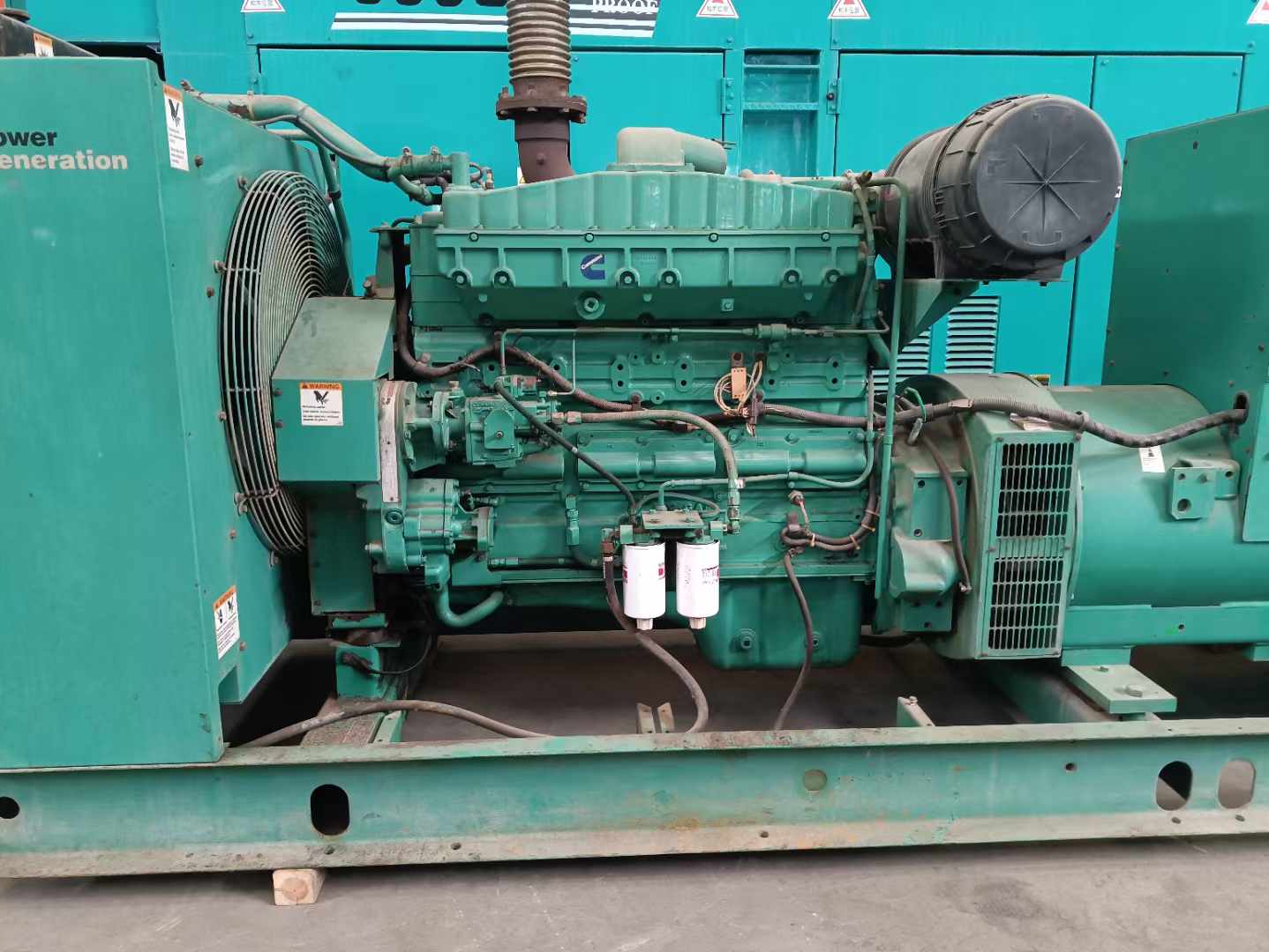 牡丹过载会对 600kW 柴油发电机组造成哪些损害？